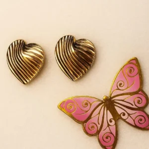 🖤 Textured Metallic Heart Stud Earrings